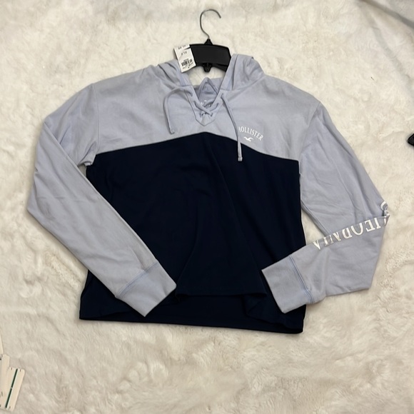HOLLISTER long sleeve hoodie, NWT size M two toned - Picture 2 of 9